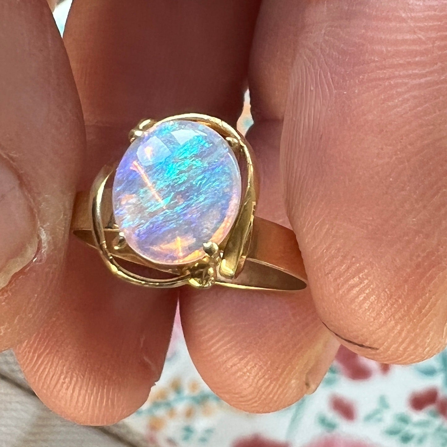 Great little 14ct Coober Pedy crystal opal ring. Bespoke made with impressive flashes of blue.