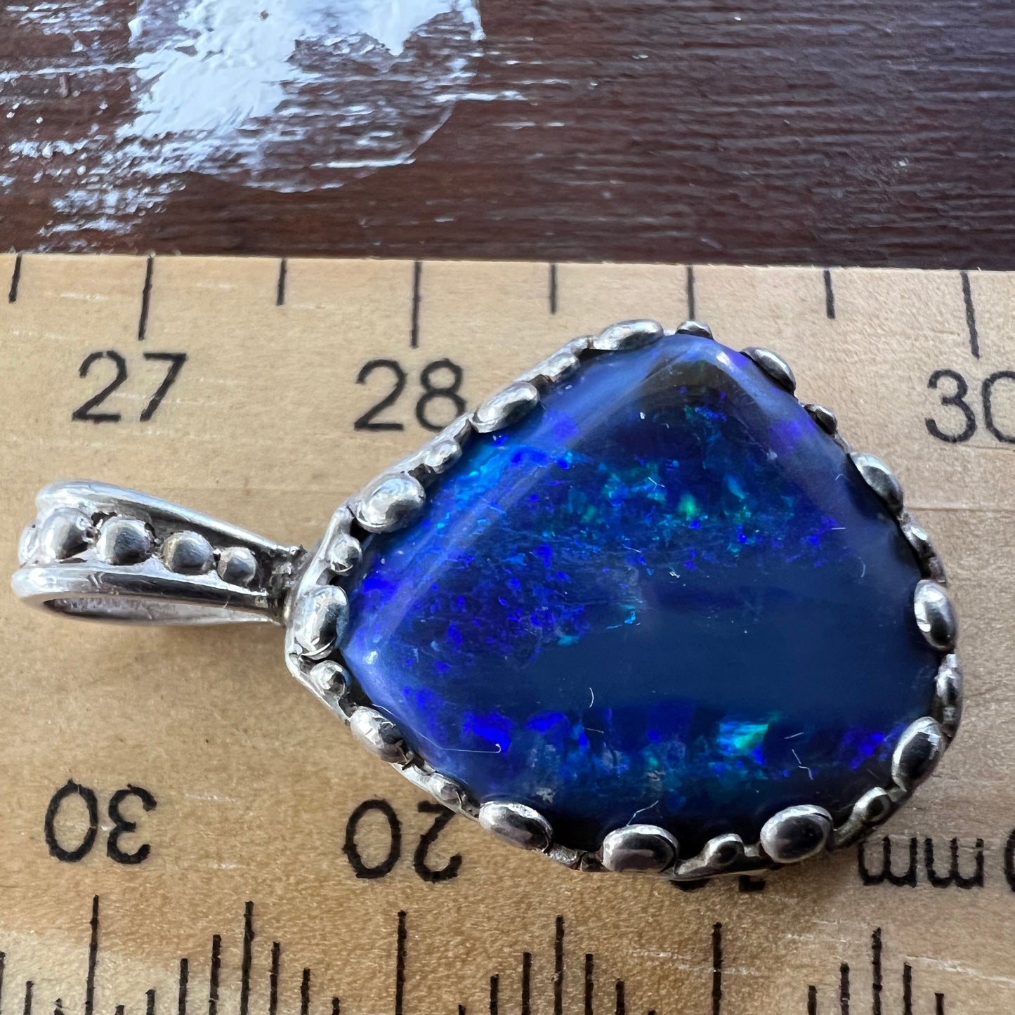 Nice piece of Lightning Ridge blue/green opal set in 925 silver. A gorgeous little pendant priced ready to go.