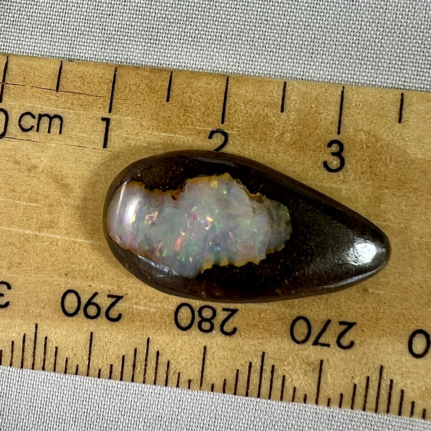 A wonderful Winton boulder opal, and what a pendant this would make! Lovely colours.