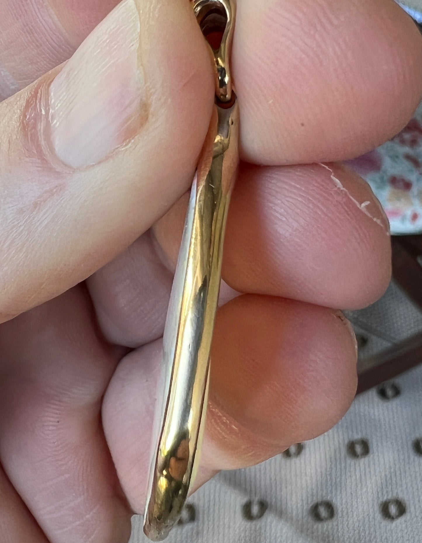 Beautiful solid vertical Mulga from the mine of Craig Haxton in Lightning Ridge. Very simple solid gold setting which enhances the beautiful colours shown in this statement piece.