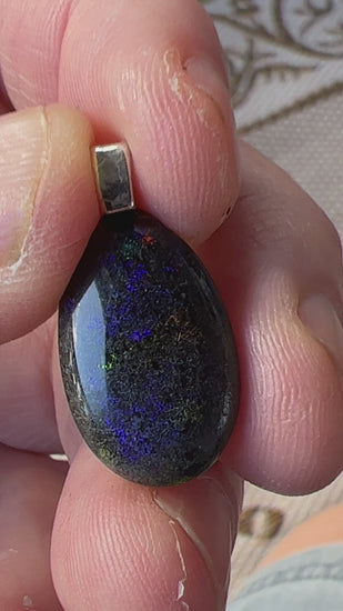 Andamooka Matrix opal pendant featuring a lovely display of colours. Ready to wear.