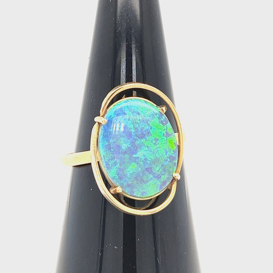 Beautiful 14ct gold Coober Pedy crystal opal ring. Perfect for any occasion.