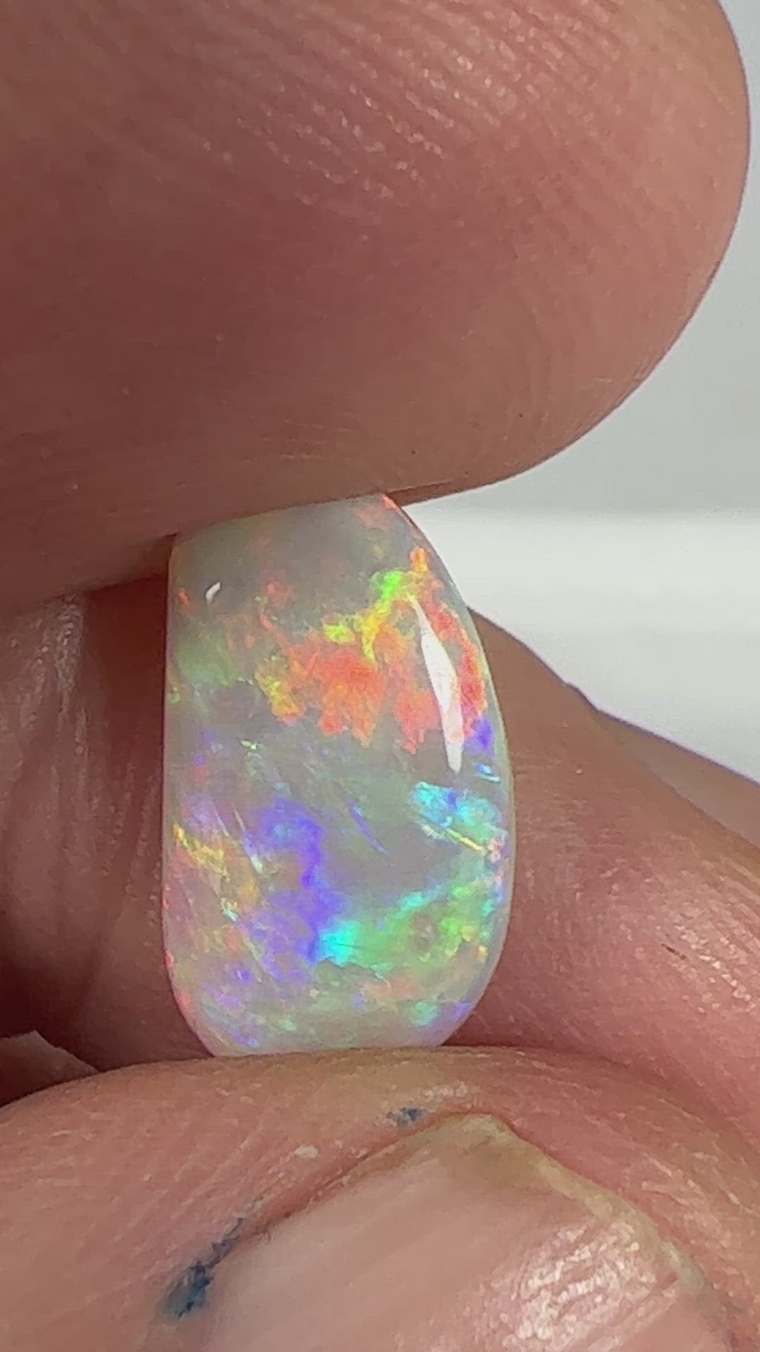Classic Mintabie gemstone, full of fiery colours. A perfect specimen of Australian opal.