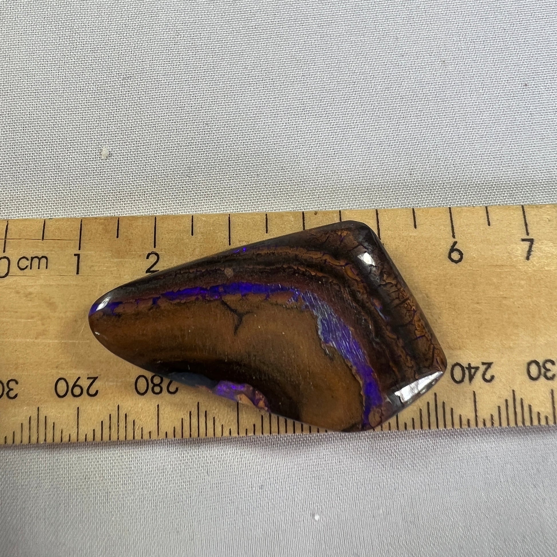 Nice chunky piece of boulder opal from Winton. Would make a great pendant.