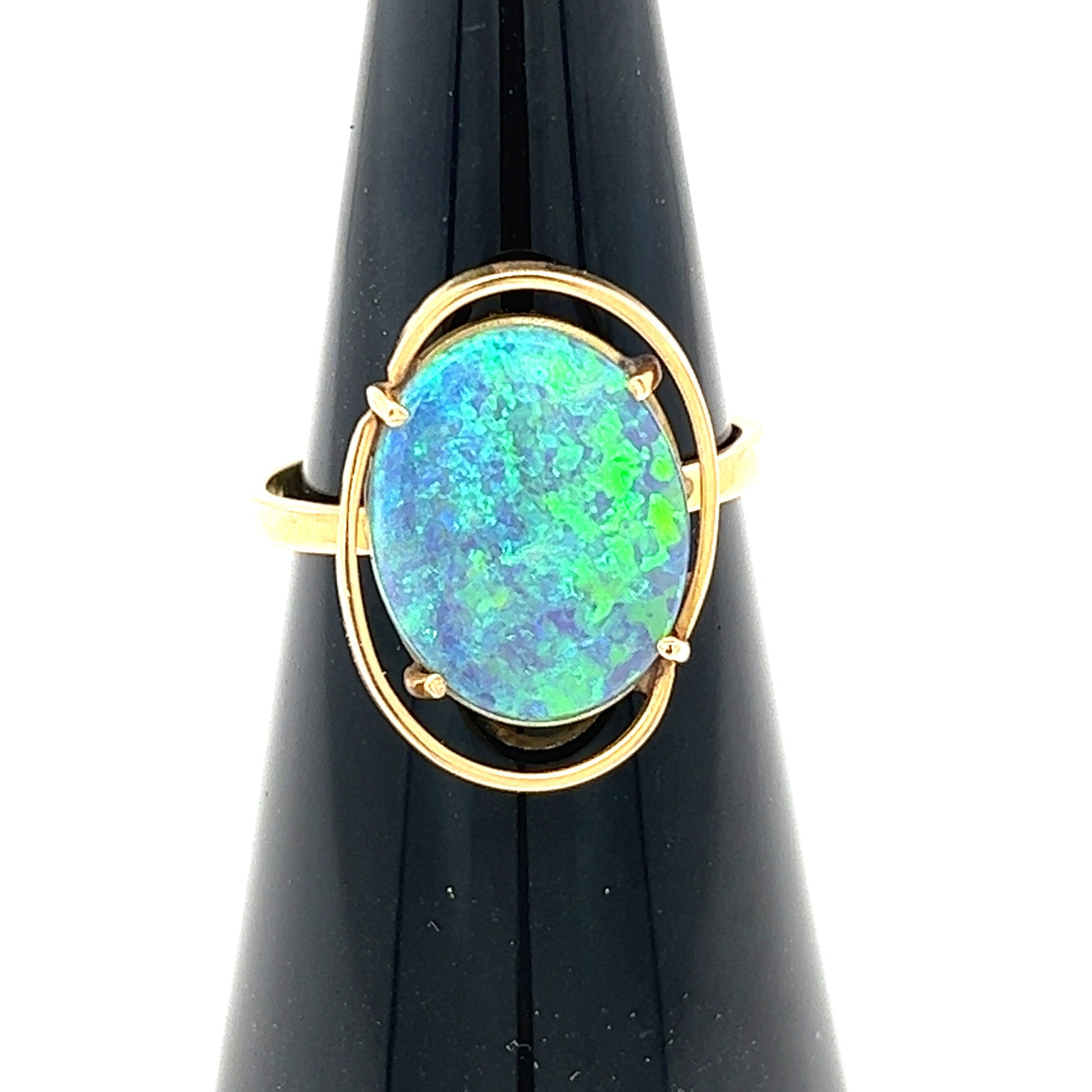 Beautiful 14ct gold Coober Pedy crystal opal ring. Perfect for any occasion.